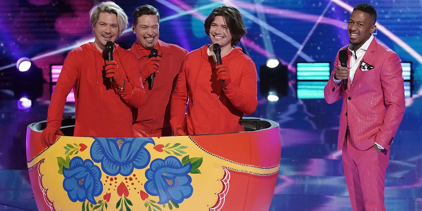 Hanson apareció como una muñeca rusa en The Masked Singer.