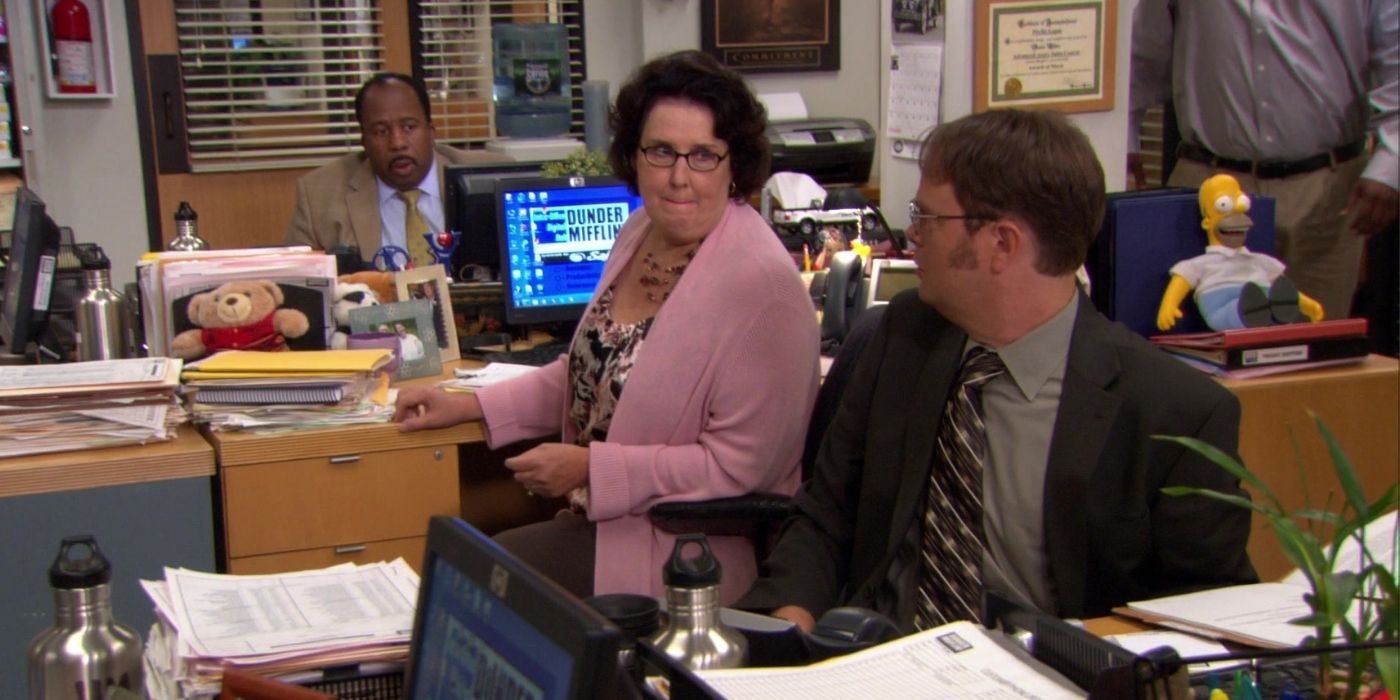 Phyllis and Dwight talking on The Office