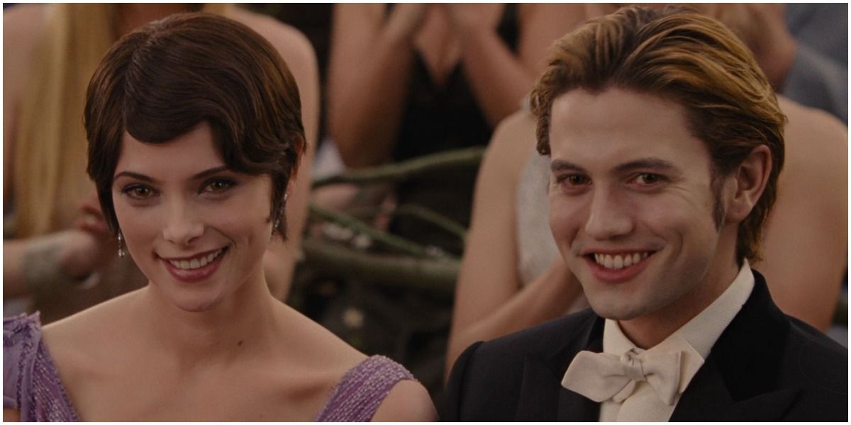 Alice and jasper smile together in breaking dawn