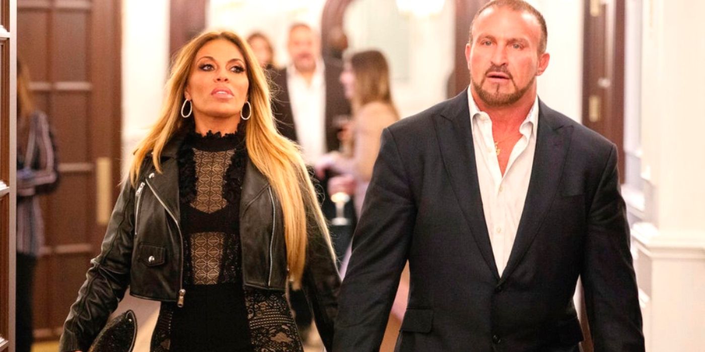 Dolores e Frank caminhando juntos de RHONJ