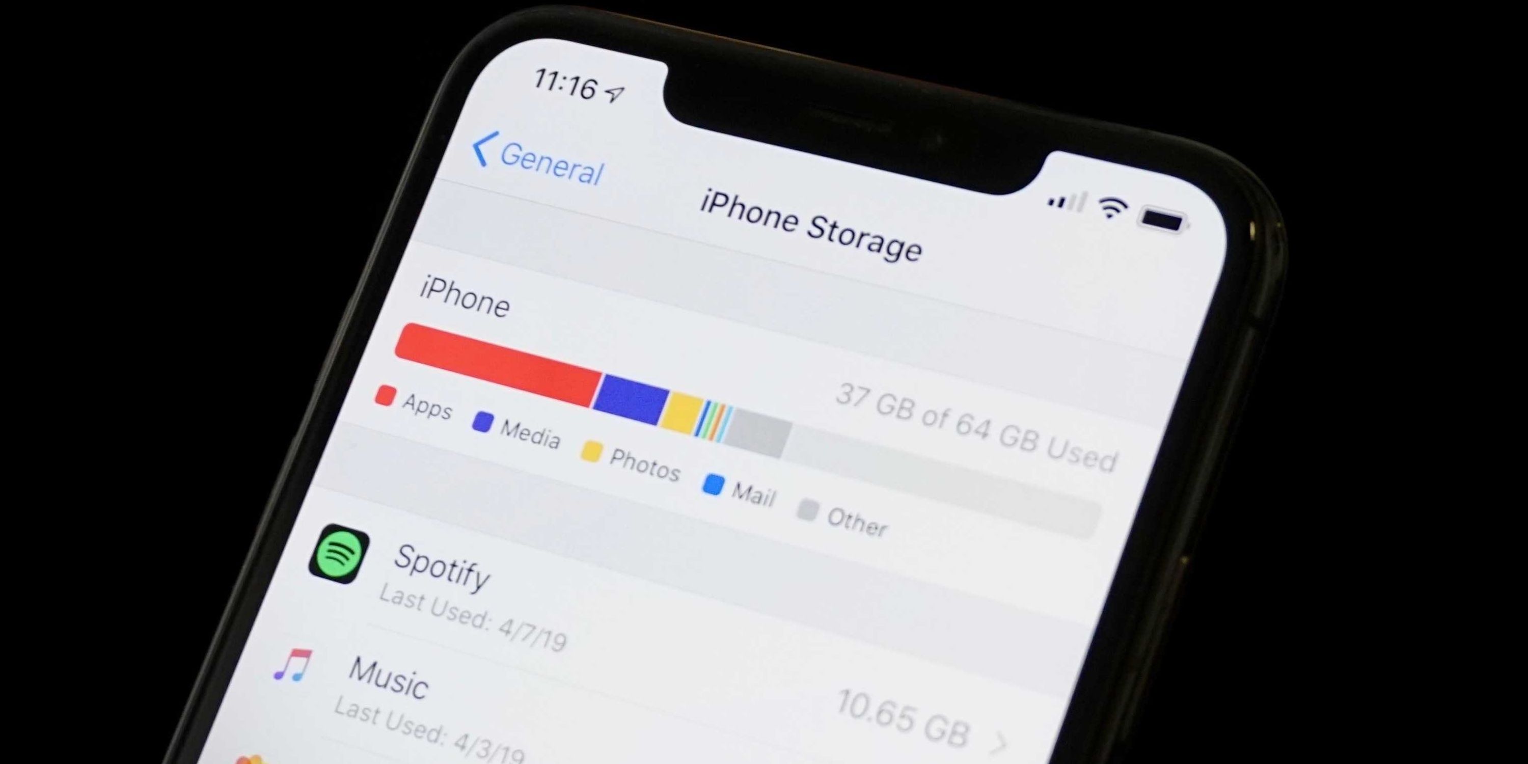 The iPhone showing which apps are being used in storage