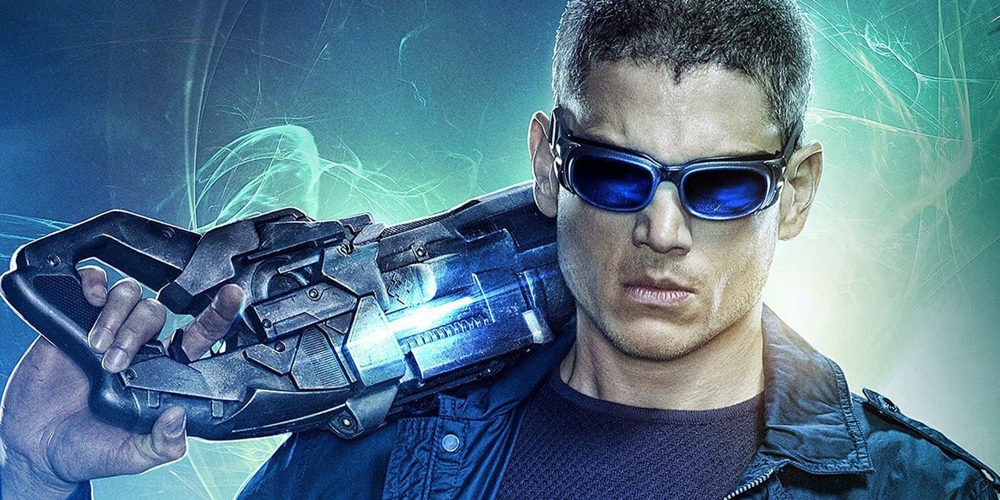 Captain Cold holding a gun in Legends of Tomorrow.