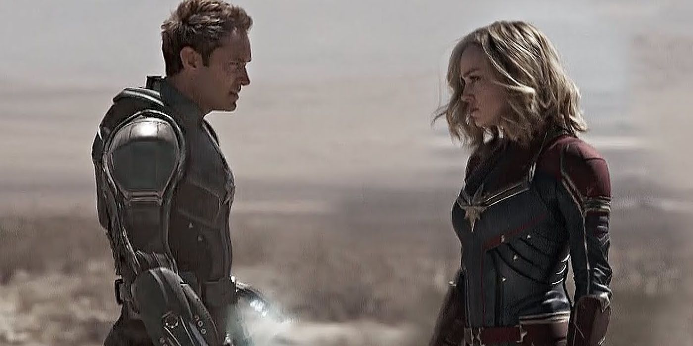 Captain Marvel faces off with Yon-Rogg.