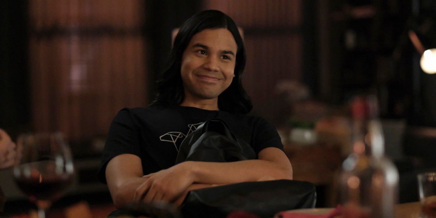 Cisco smiling in The Flash season 7 Good-bye Vibrations