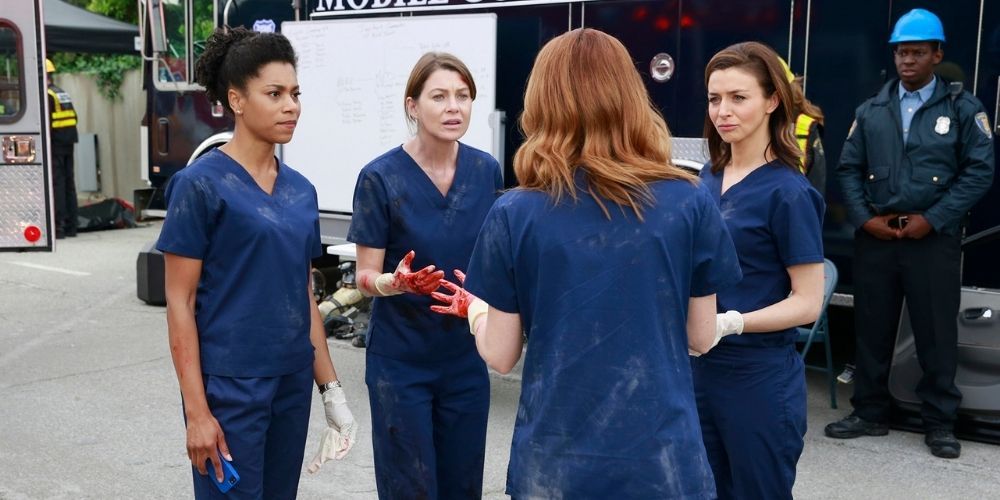 Maggie, Meredith and Amelia listening to April talk in Grey&rsquo;s Anatomy