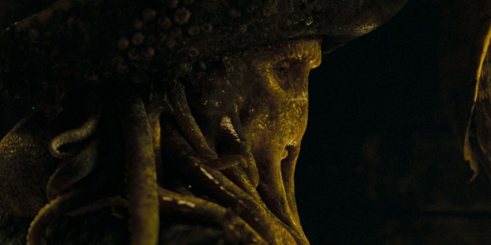 Davy Jones speaking with Calypso in Pirates Of The Caribbean At World's End