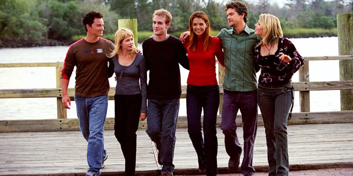 The cast of Dawsons Creek walking together