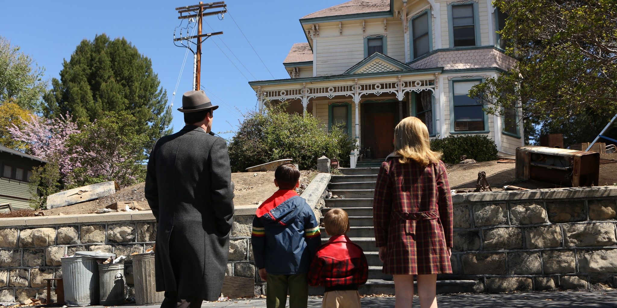 Don Draper shows his children his original house in Mad Men 