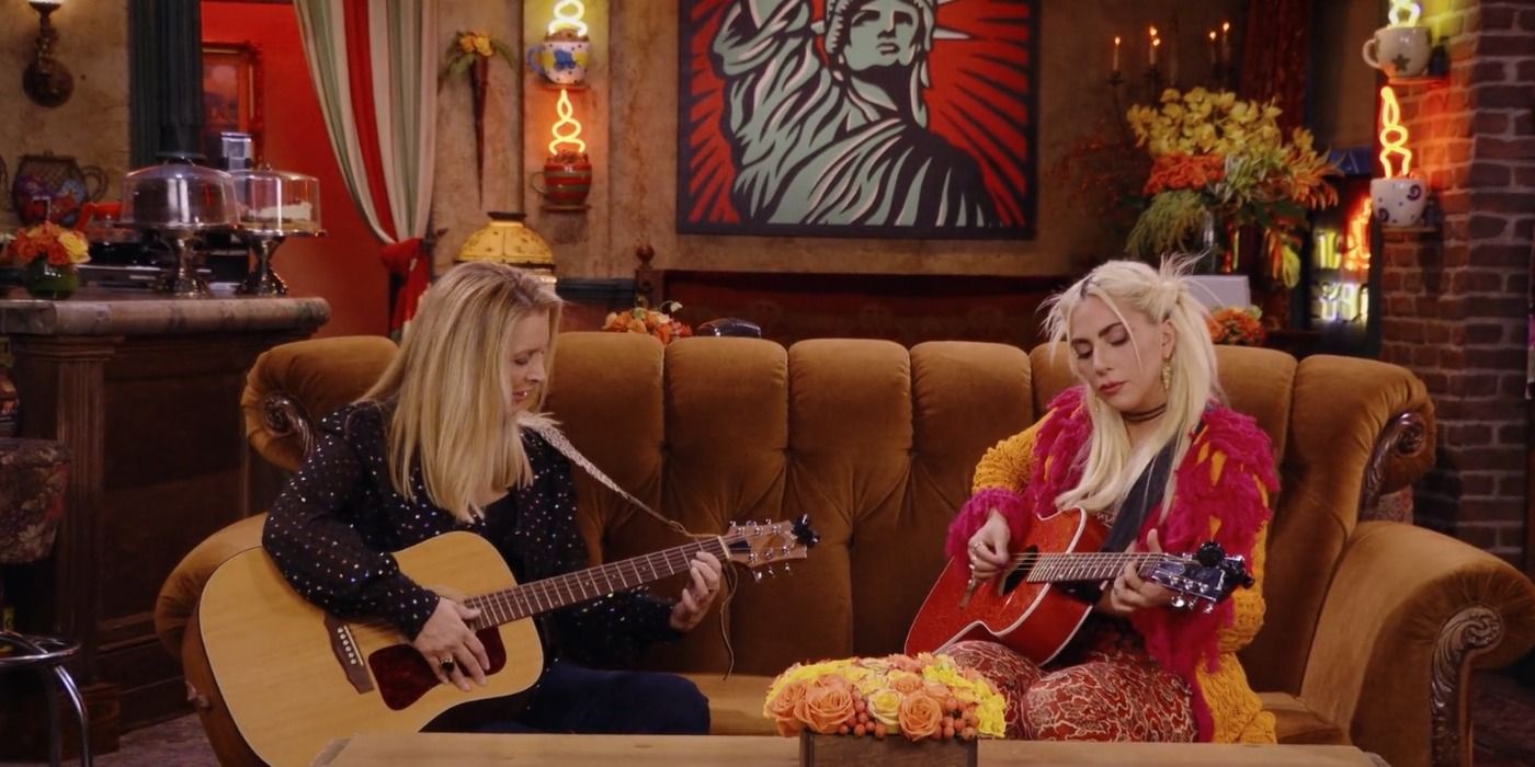 Friends: The Reunion Lisa Kudrow and Lady Gaga sing Smelly Cat