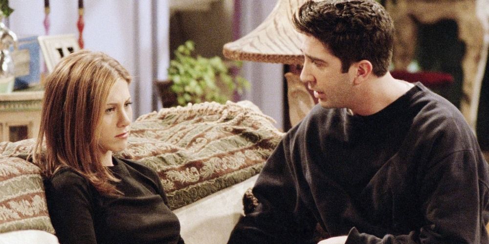 Ross and Rachel having a serious discussion on Friends
