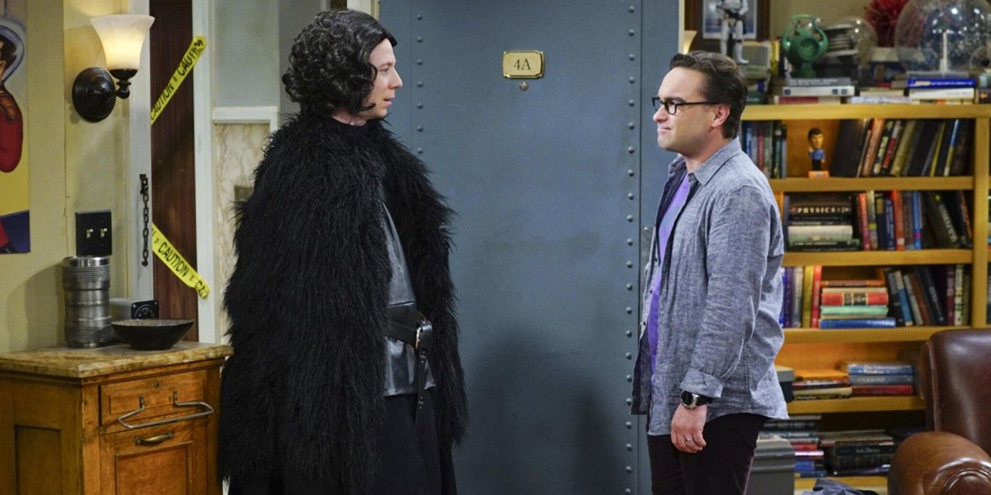 Stewart Dressed as Jon Snow with Leonard in Big Bang Theory