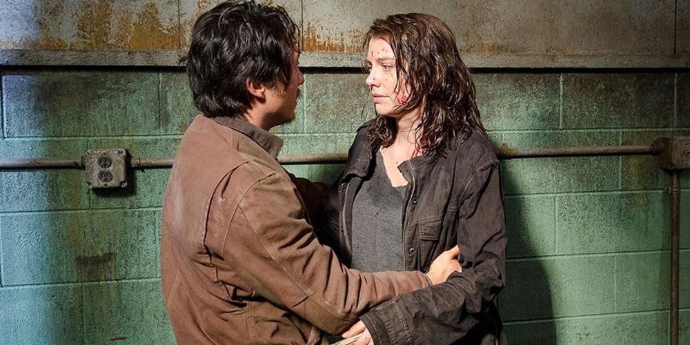 Glenn and Maggie about to hug in The Walking Dead
