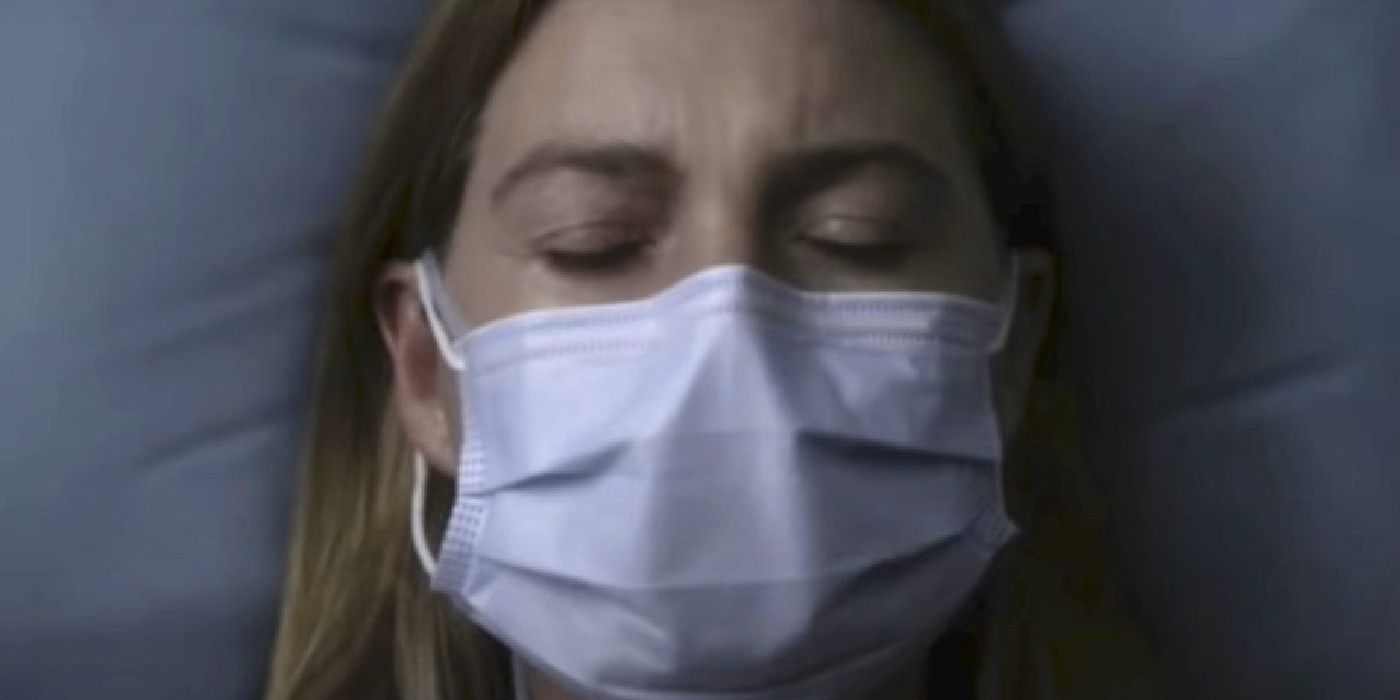 Meredith Grey wearing a mask on Grey&rsquo;s Anatomy