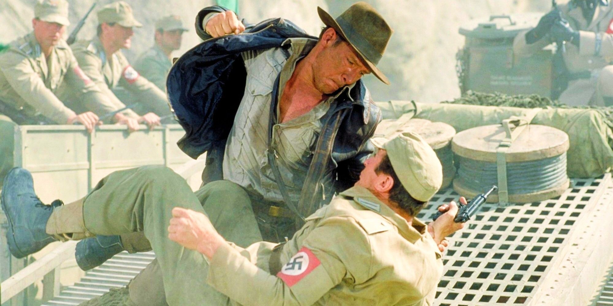 Indiana Jones socando um nazista