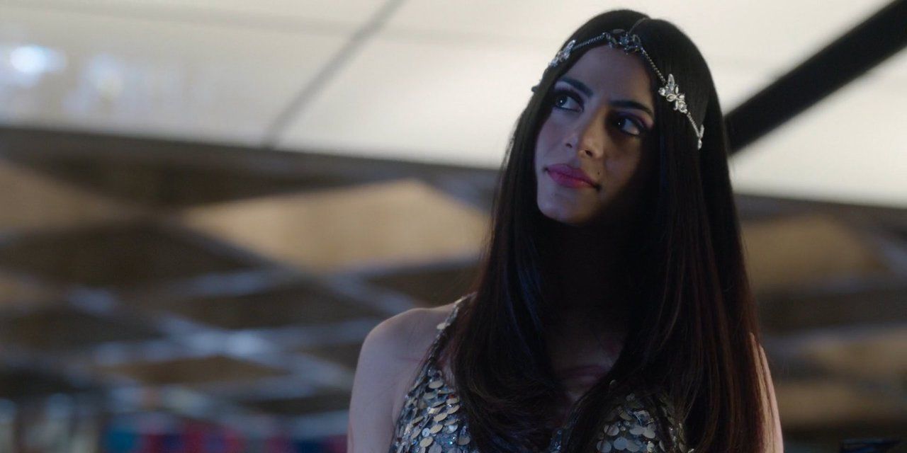 Isabelle Lightwood in Shadowhunters.