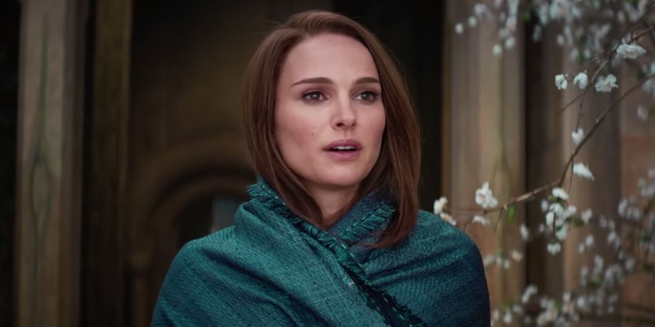 Jane Foster wearing a wrap in the kingdom at Asgard in Thor: The Dark World