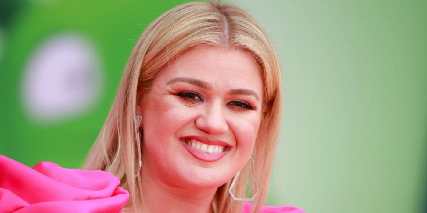 KELLY CLARKSON BUYS MANSION, THE VOICE_2