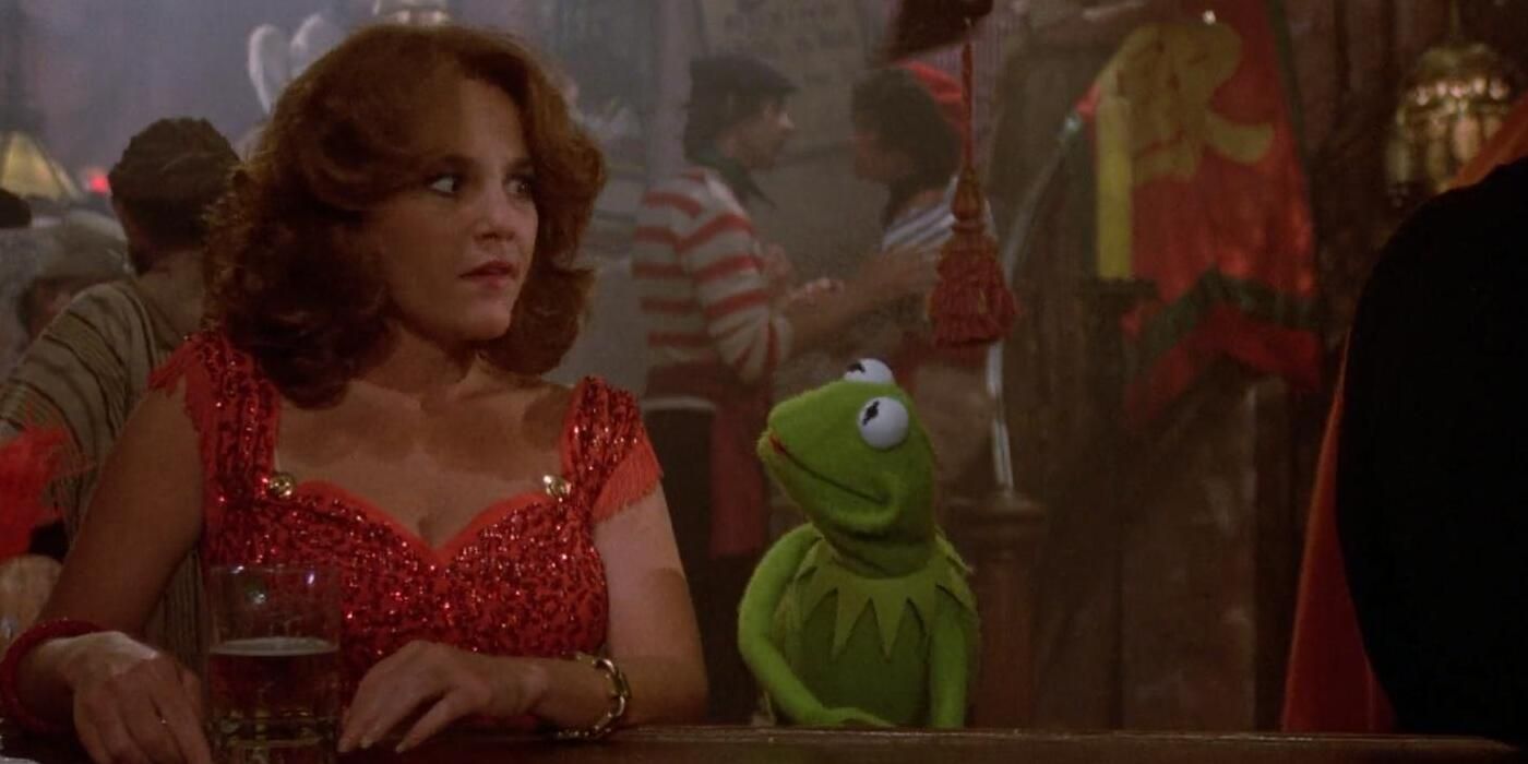 Madeline Kahn grabs a drink with Kermit