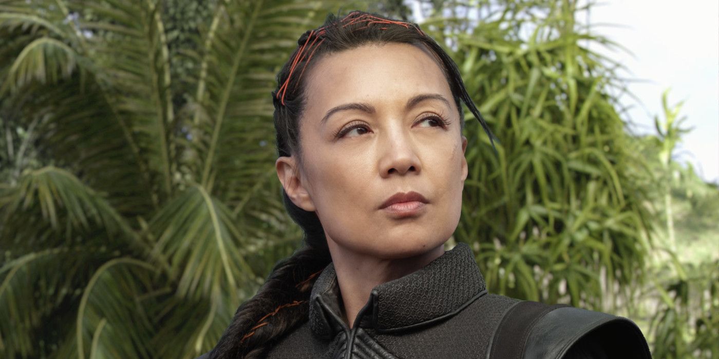 Ming-Na Wen as Fennec Shand looking at the horizon in The Mandalorian.