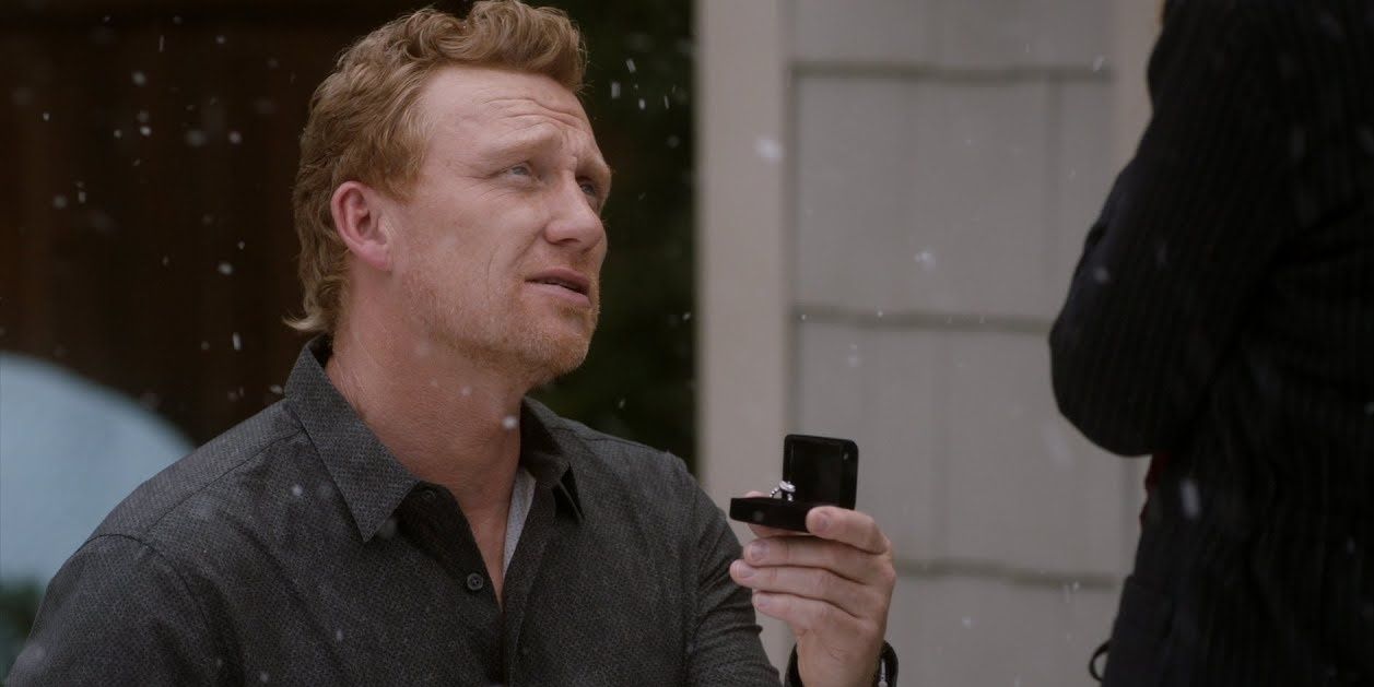 Owen proposes to Teddy on Christmas Day in Greys Anatomy