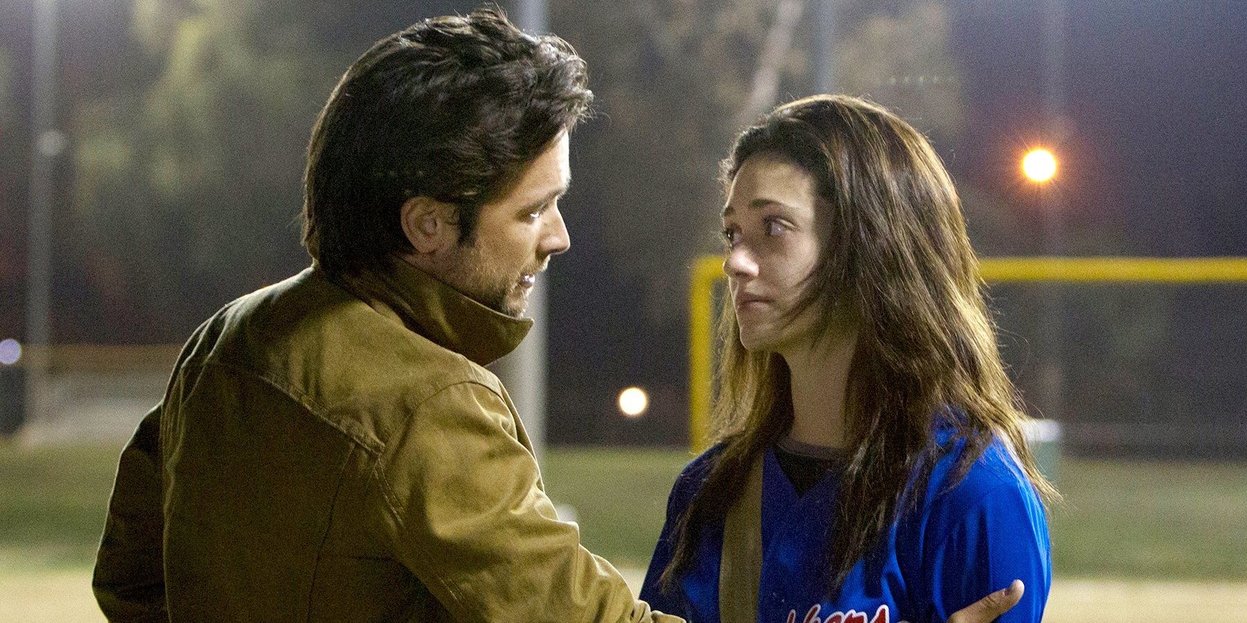 Jimmy from Shameless talks to Fiona at a football field