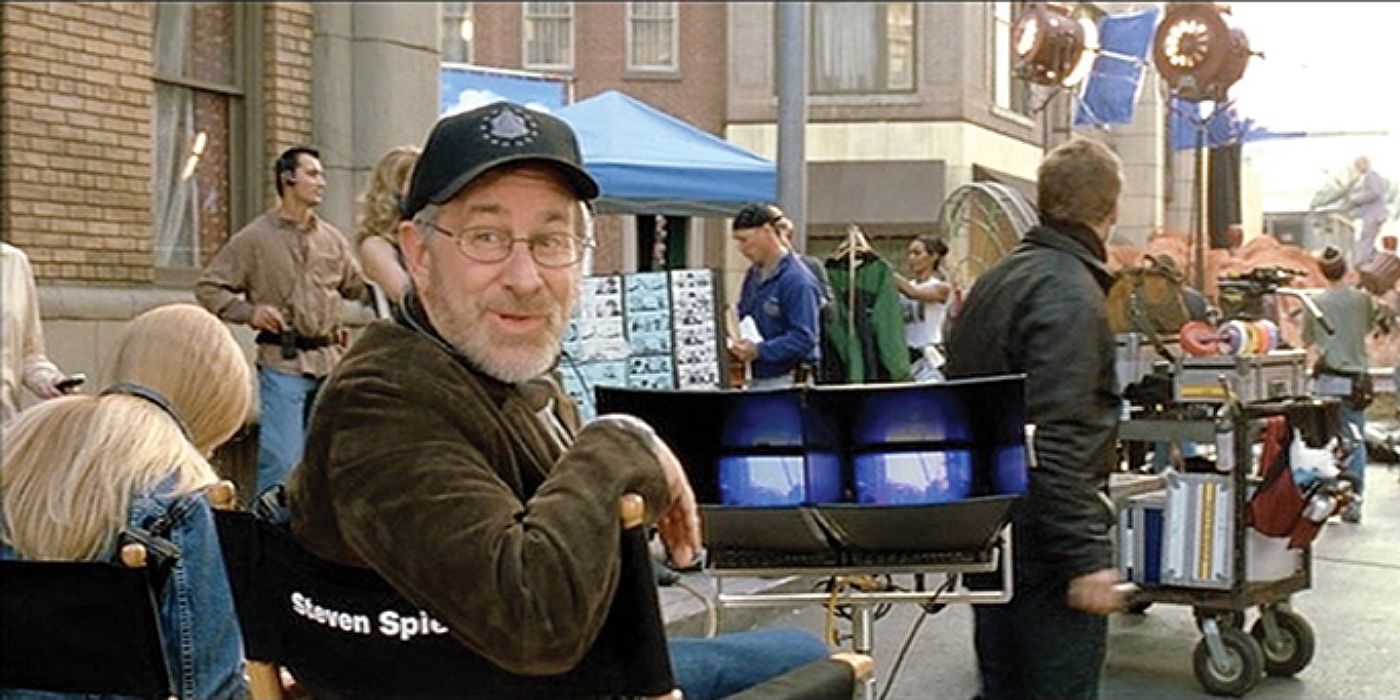 Steven Spielberg fazendo um filme de Austin Powers.