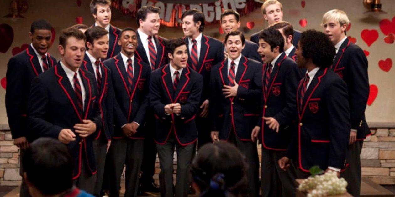 The Warblers sing in Breadsticks for Valentines Day in Glee