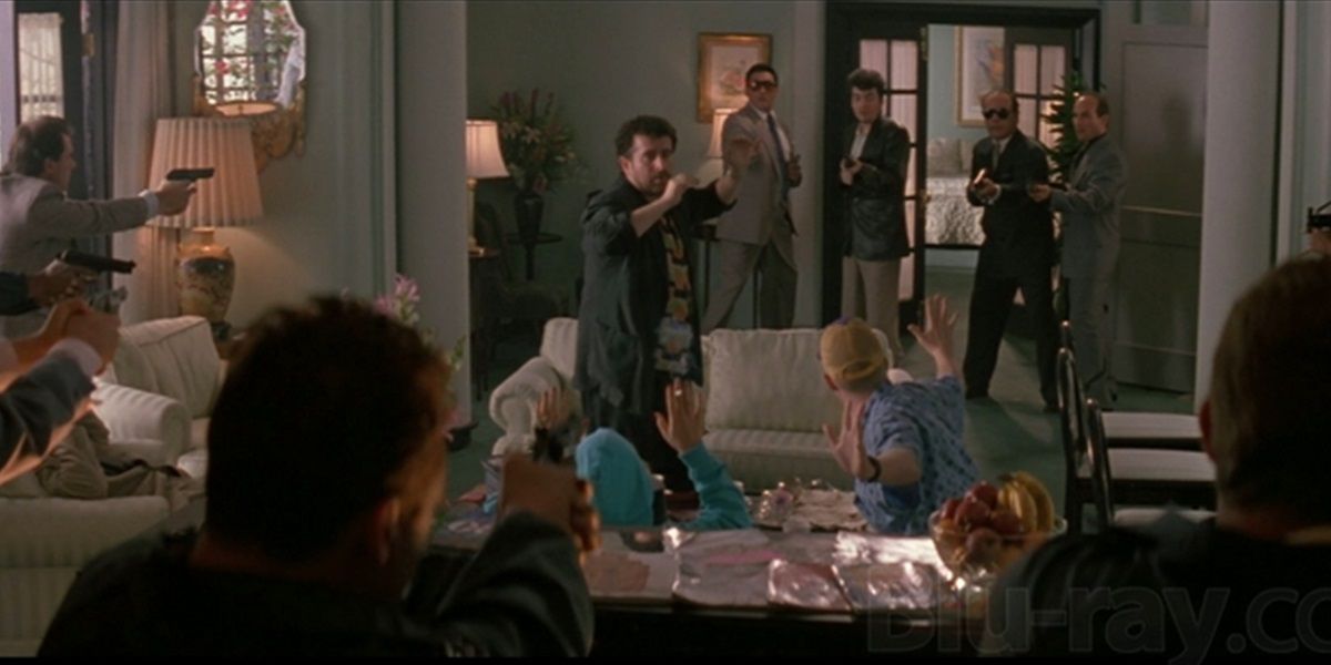 Clarence and Alabama in the armed standoff in True Romance