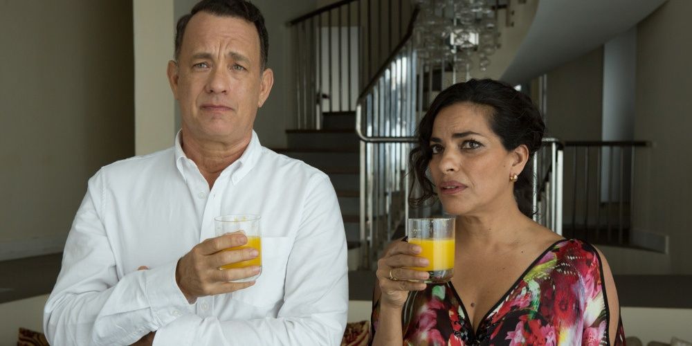 Tom Hanks and Sarita Choudhury in A Hologram for the King