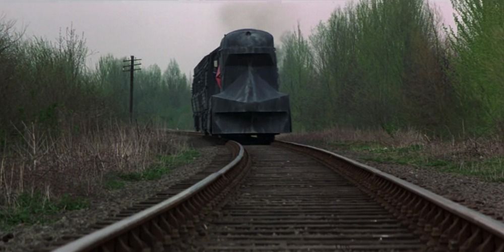 Trevelyan rides his stealth train across Russia in Goldeneye 
