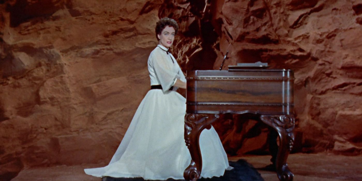 Vienna plays the piano in Johnny Guitar