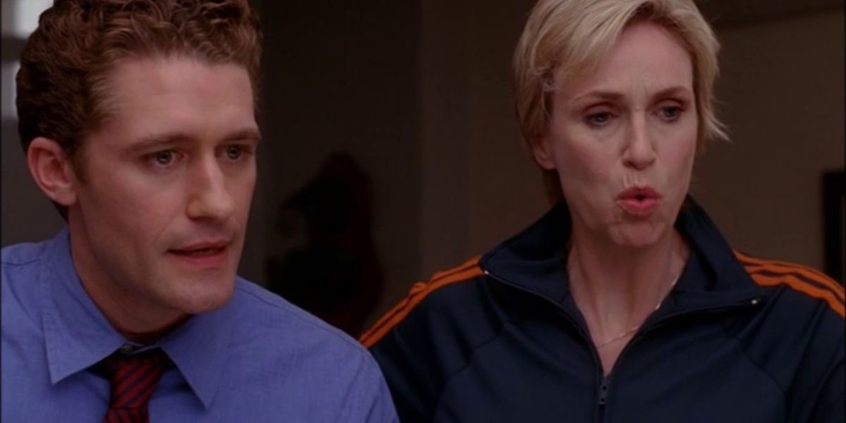 Wil and Sue arguing at Finggins' Office in Glee