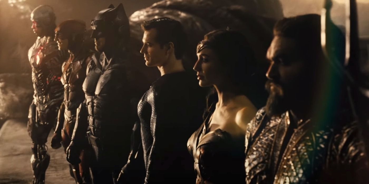 Cyborg, The Flash, Batman, Superman, Wonder Woman, and Aquaman standing in a line in Justice League