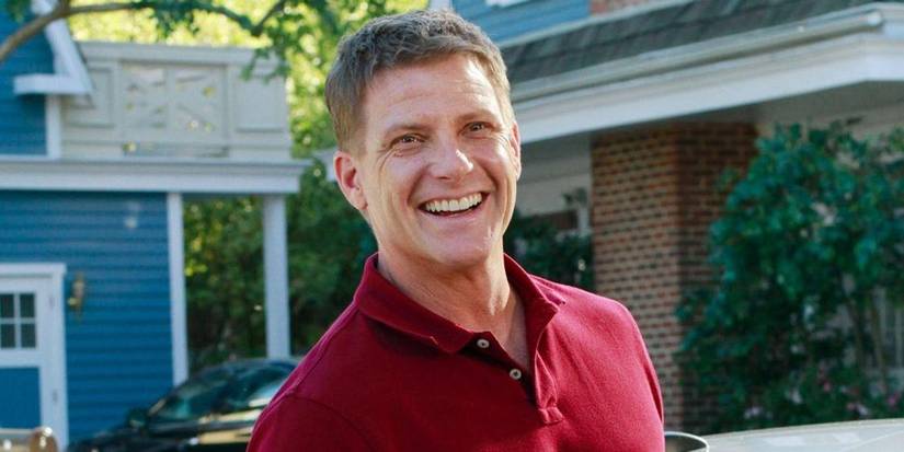 Tom Scavo smiling in Desperate Housewives