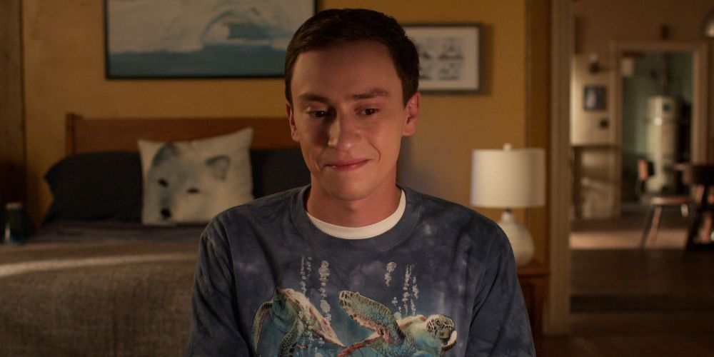Sam smiles in bedroom in Atypical