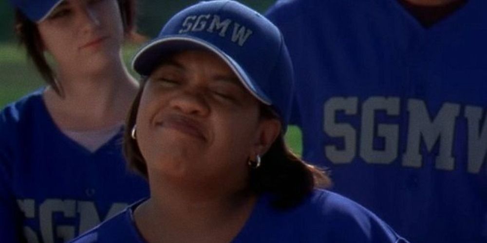 Bailey plays softball with her colleagues in Grey&rsquo;s Anatomy