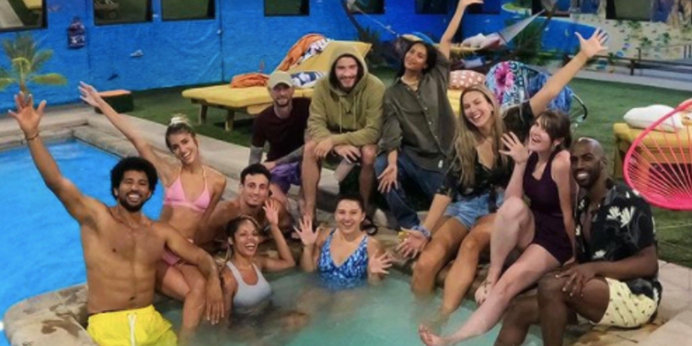 The cast of Big Brother 23 by pool.