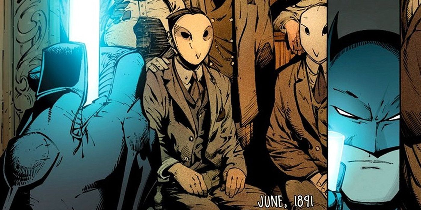 Batman discovers a photo of the Court of Owls from the 19th century