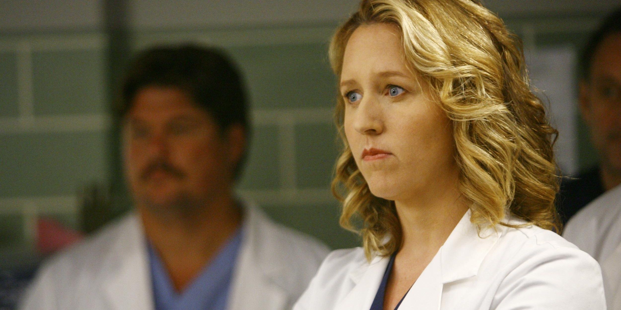 Erica learns about Izzie's involvement in the LVAD wire incident in Grey's Anatomy