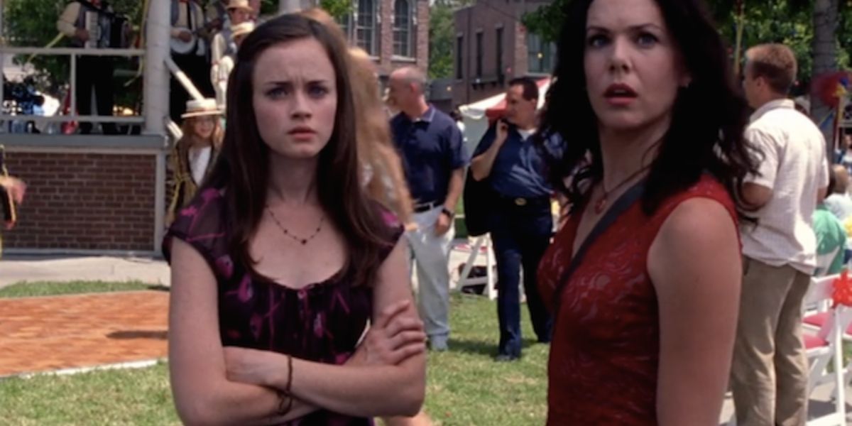 Lorelai and an upset Rory at the Stars Hollow summer festival on Gilmore Girls