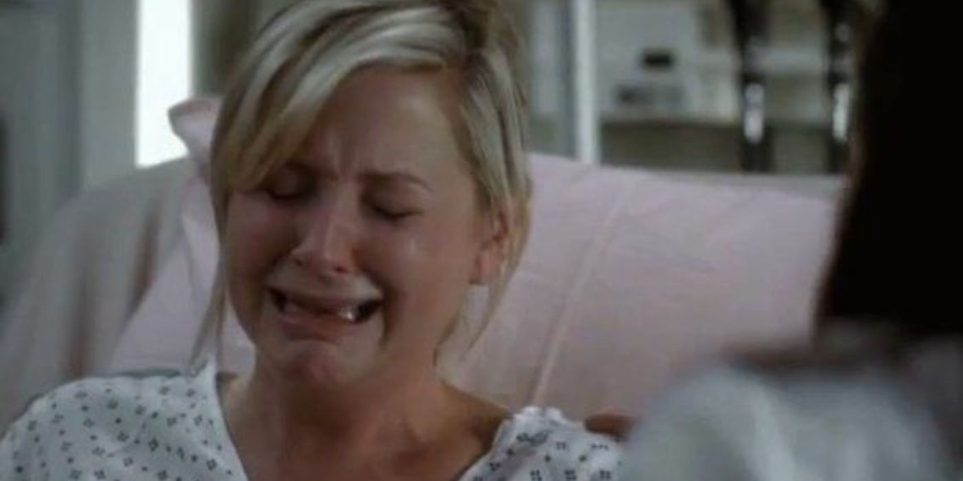 Arizona crying in a hospital bed on Grey&rsquo;s Anatomy