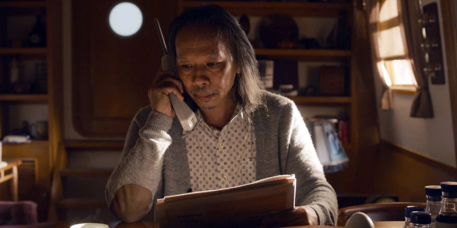 Hai Lang talks to Randall Pearson on the phone in This Is Us