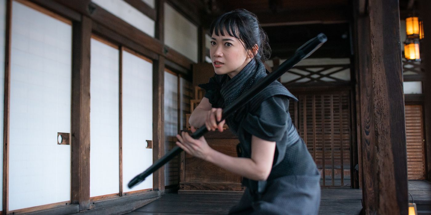 Haruka Abe as Akiko fighting in Snake Eyes.