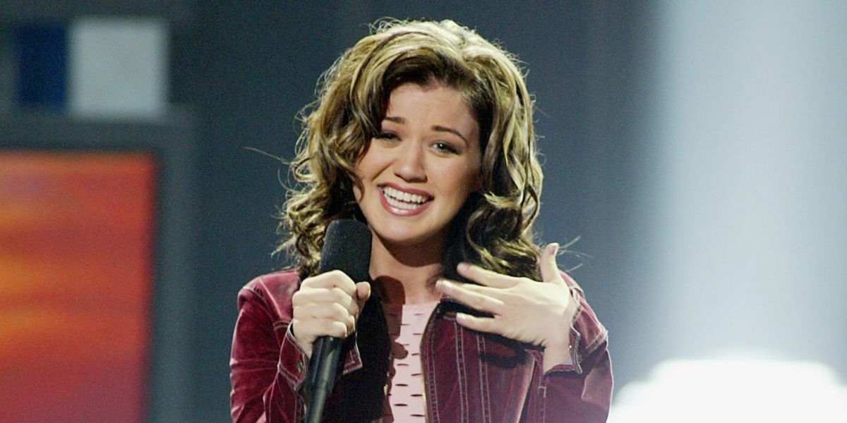 Kelly Clarkson Performing On The First Season Of American Idol
