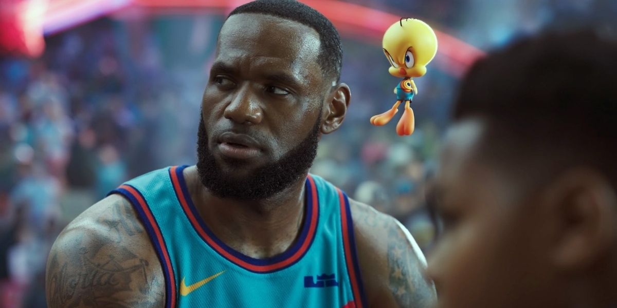 LeBron James And Tweety Bird o the basketball court in Space Jam 2