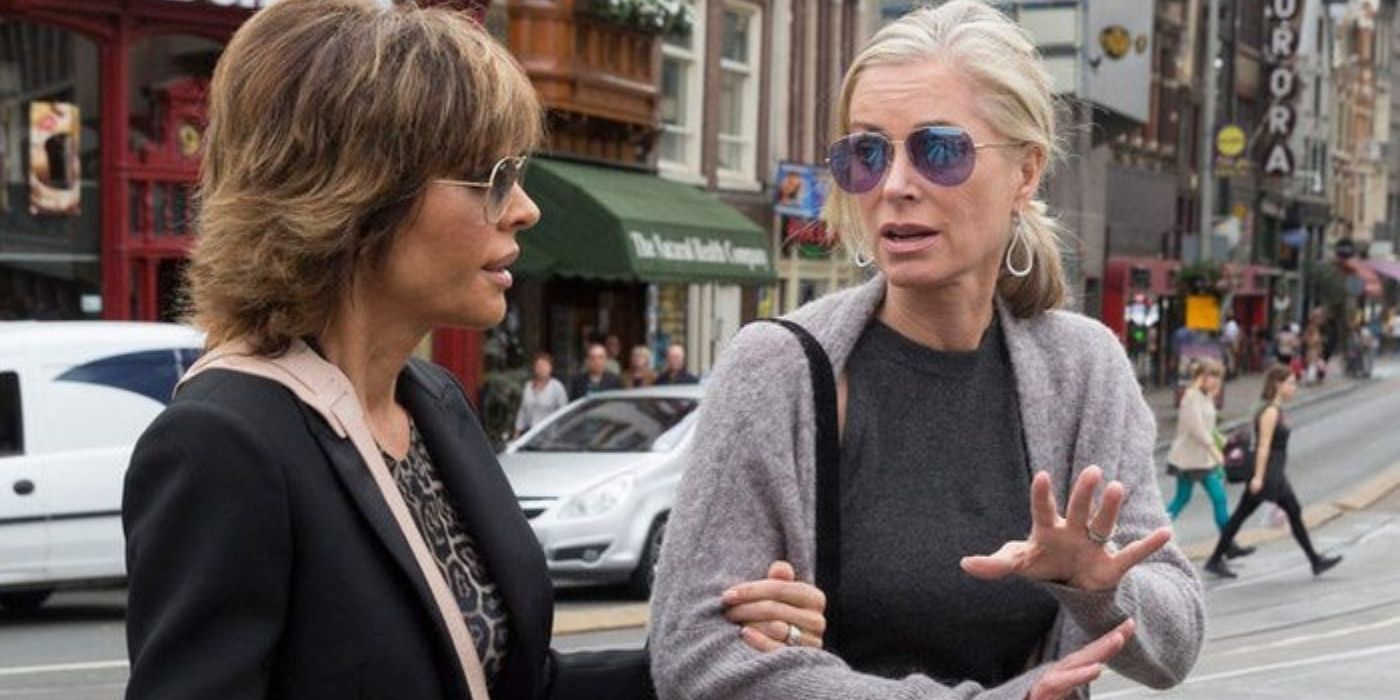 Lisa Rinna and Eileen Davidson talking in the street on RHOBH