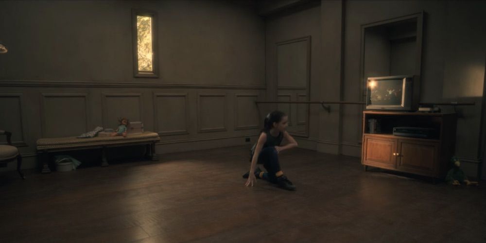 The Haunting of the Hill House: Young Theo dancing in the Red Room