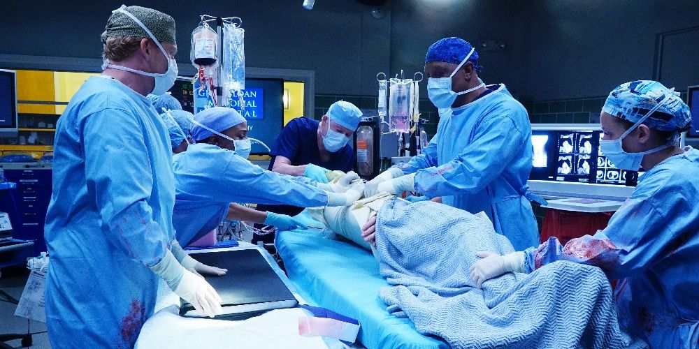 Richard steps in to help Meredith, Stephanie, and Owen perform a surgery in Grey&rsquo;s Anatomy