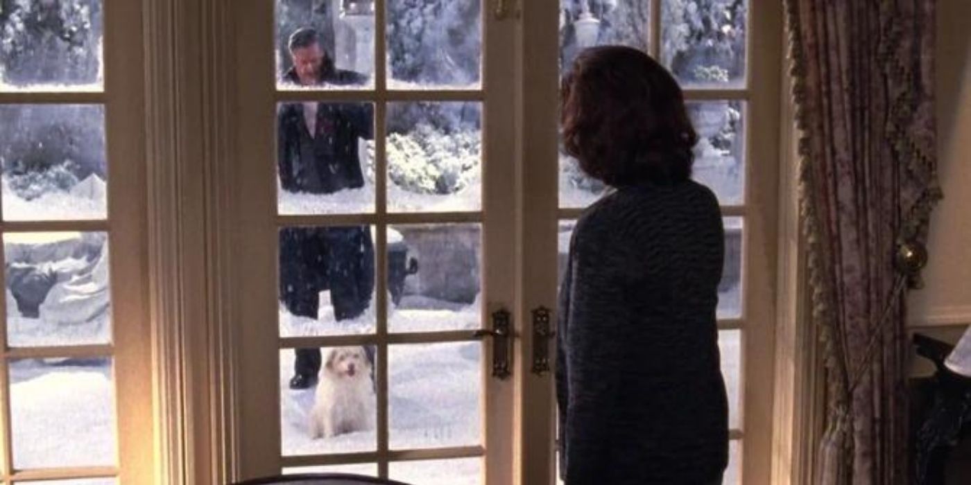Richard sees the dog by Emily's window on Gilmore Girls