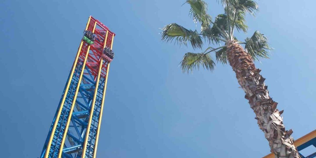 Riders Crest The Top Of Superman Escape From Krypton